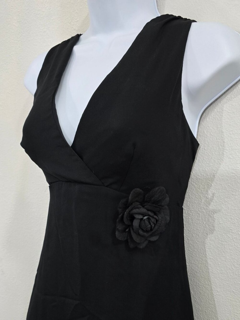 Rabbit Rabbit Rabbit ✦ Sleeveless V-Neck Chiffon Dress ✦ Floral Accent Black 4 - Picture 5 of 12